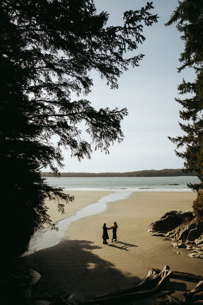 Victoria BC engagement photographer photographs couple on the beach